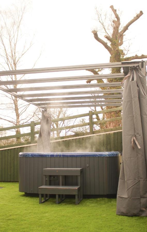 Caer Fedwen Barns Clwyd Cottage Two Bed, Barn Conversion With Private Hot Tub Bodfari Exterior foto